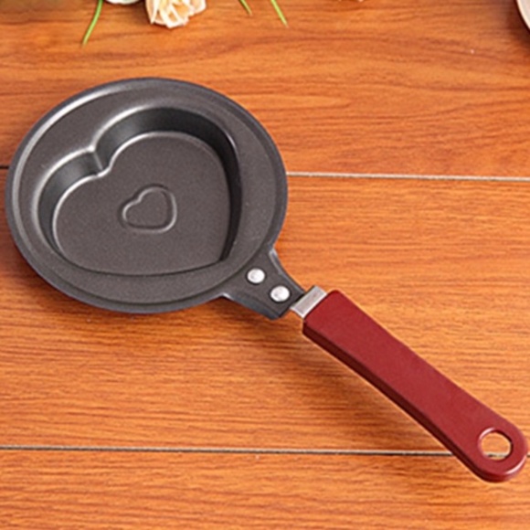 Fun Heart Shaped Mini Frying Pan ❤️ - Picture 2 of 16
